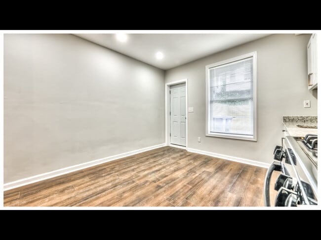 Building Photo - 1634 Darley Ave