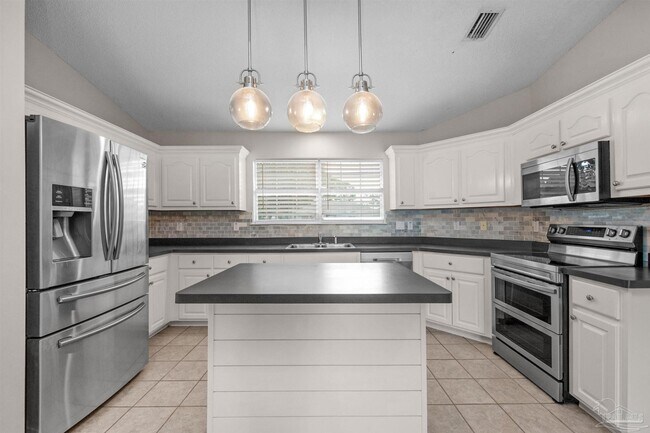 Building Photo - 2081 Seagrape Dr