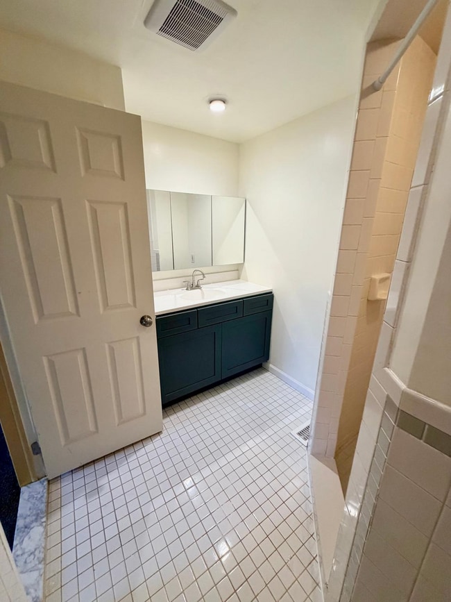 Building Photo - 3015 Belgrade St