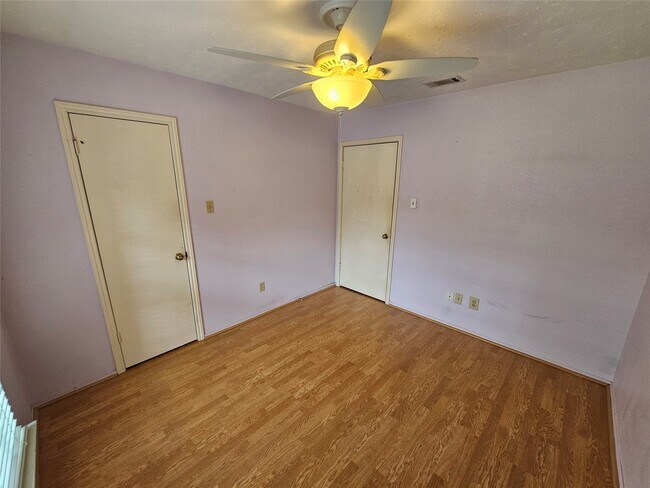 Building Photo - 22522 Round Valley Dr