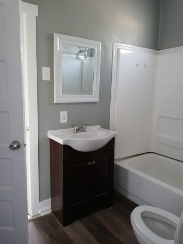 Building Photo - 224 Holland Ave