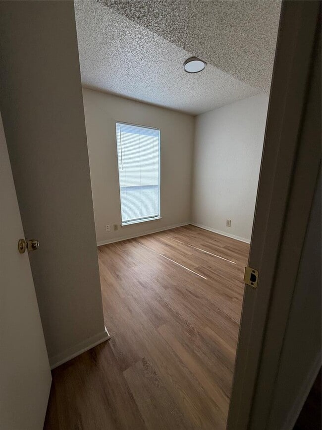 Building Photo - 8204 Hood Cir