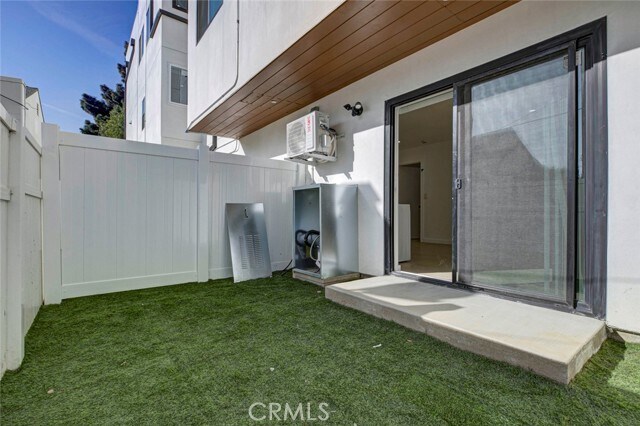 Building Photo - 5654 Cartwright Ave