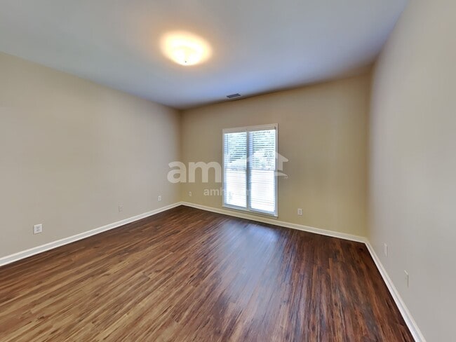 Building Photo - 7270 Wyngate Dr