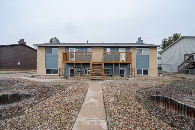 Building Photo - Updated 2-Bed Oasis in Cheyenne