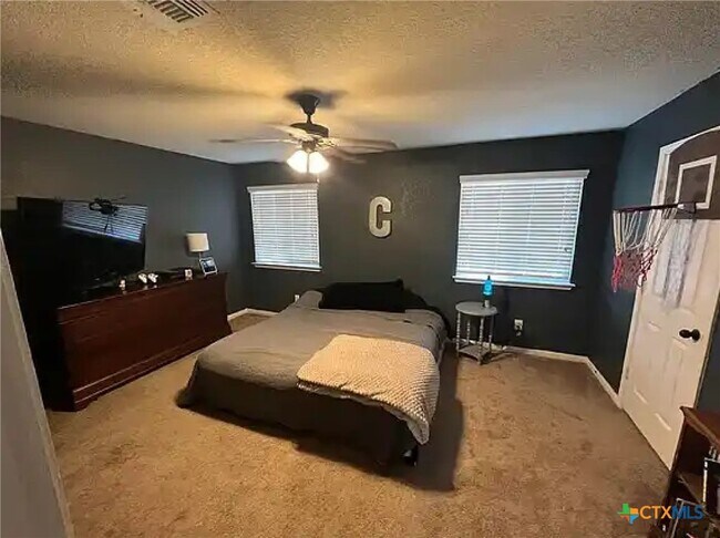 Building Photo - 248 Oak Creek Way