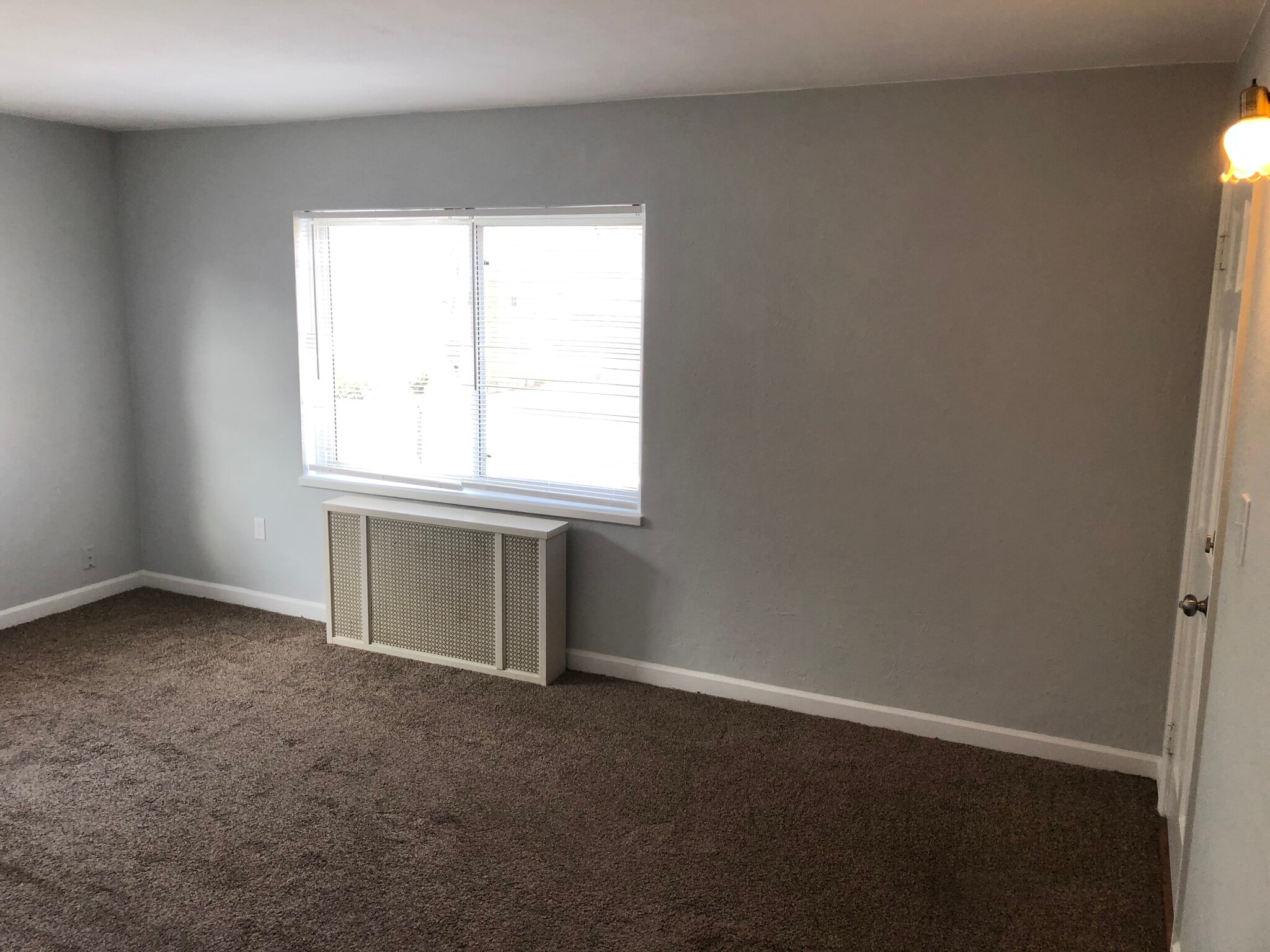 Building Photo - 530 Hadley Ave