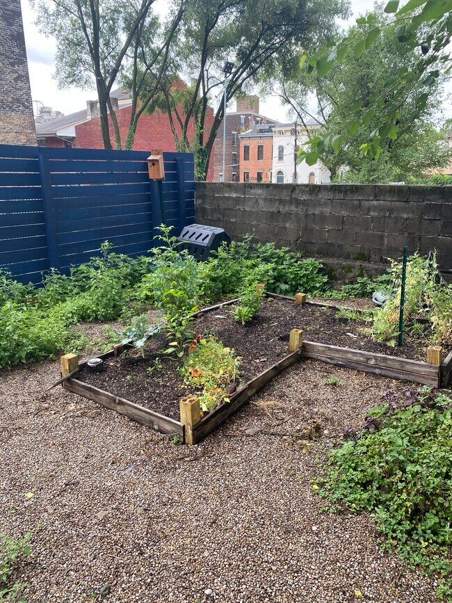 Building Photo - 207 W McMicken Ave