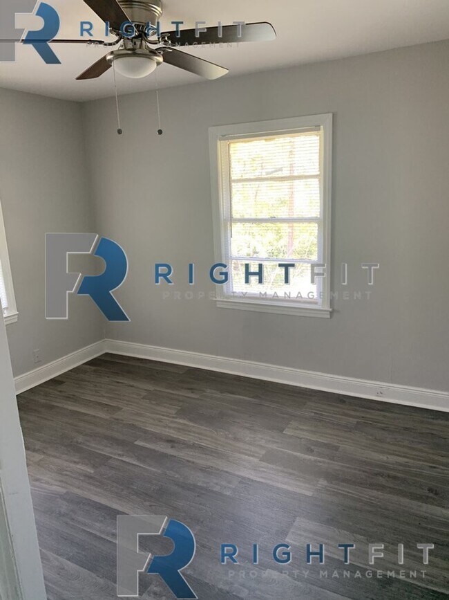 Building Photo - Newly Renovated Home in Columbus