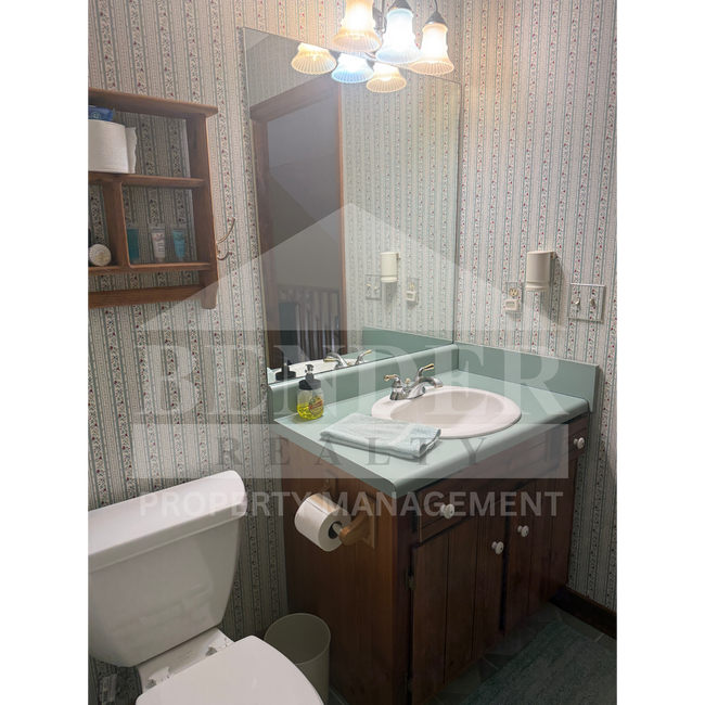 Building Photo - 178 McClary Dr