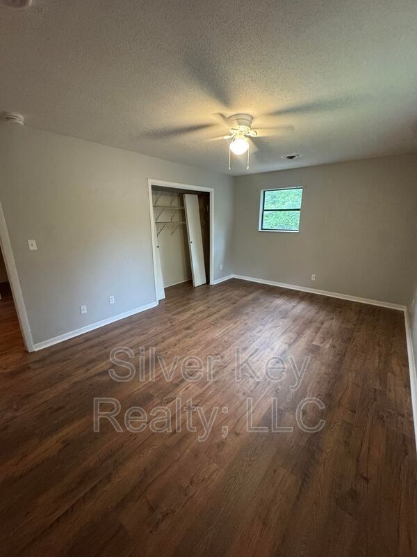 Building Photo - 1206 Knoxville Ave