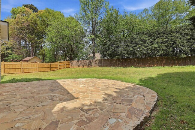 Building Photo - Updated 4BR Home in Timberlane with Fenced Yard and Stone Patio