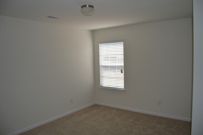 Building Photo - 117 Quail Springs Rd
