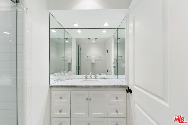 Building Photo - 11856 S Beach Club Way
