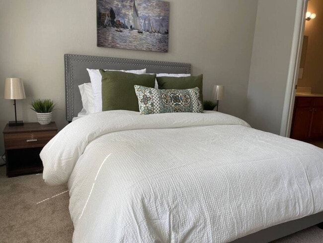 Building Photo - 3500 Clover Rd