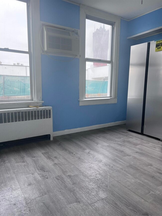 Building Photo - 205 Highwood Ave