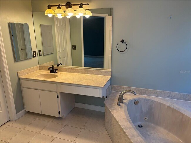 Building Photo - 8045 Landgrove Ct