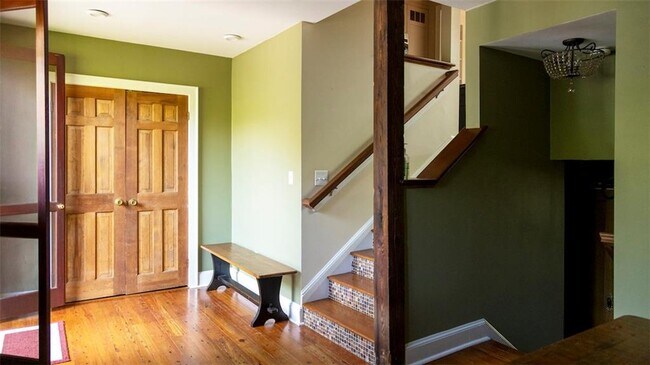 Building Photo - 113 Coggeshall Ave