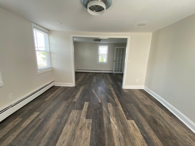 Building Photo - 159 Tangent St
