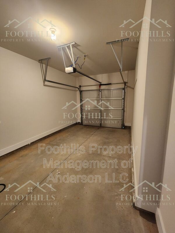 Building Photo - 253 Silo Rdg Dr