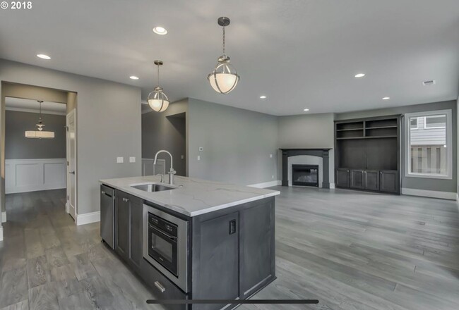 Building Photo - Stunning Executive Home in Cedar Mill/Beth...