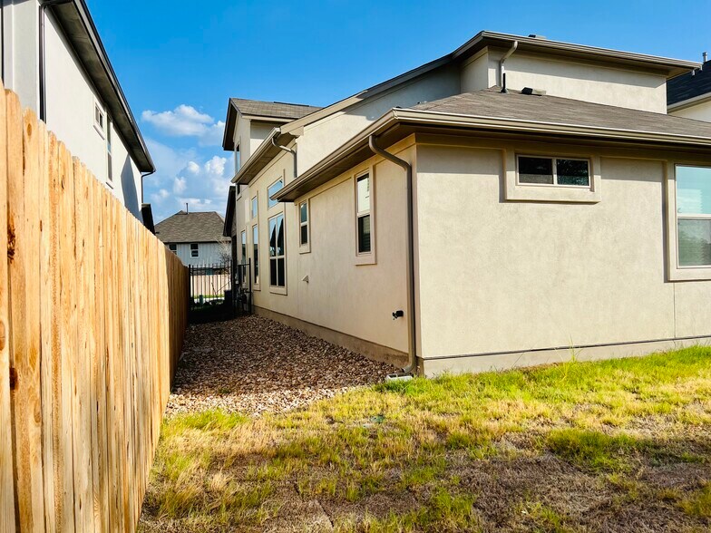 Backyard - 512 Turkey Creek Cv