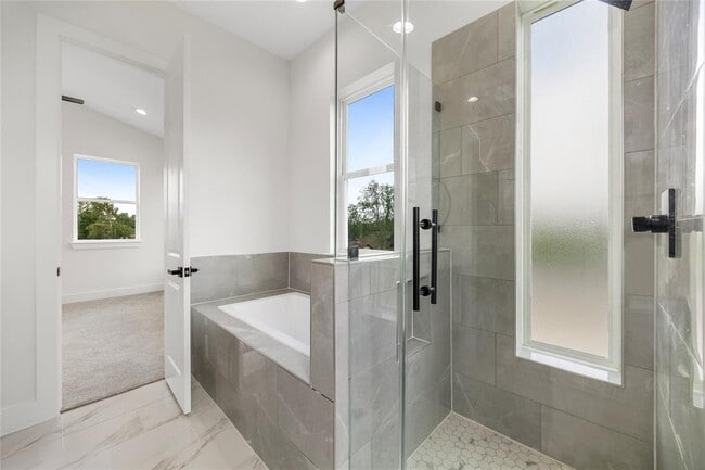 Building Photo - 947 Green Meadow Ln