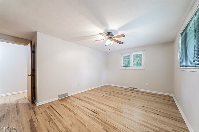 Building Photo - 1682 Mendelssohn Dr