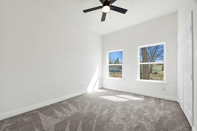 Building Photo - 202 Dover Dr