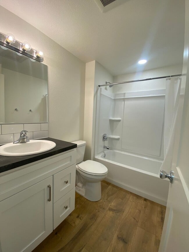 Building Photo - ? Fully Remodeled 1 Bed / 1 Bath Home Near Franklin Park ?