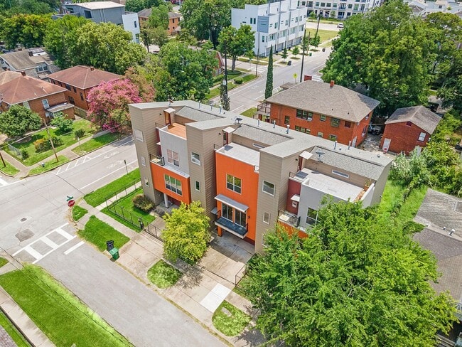 Building Photo - 1414 Rosewood St