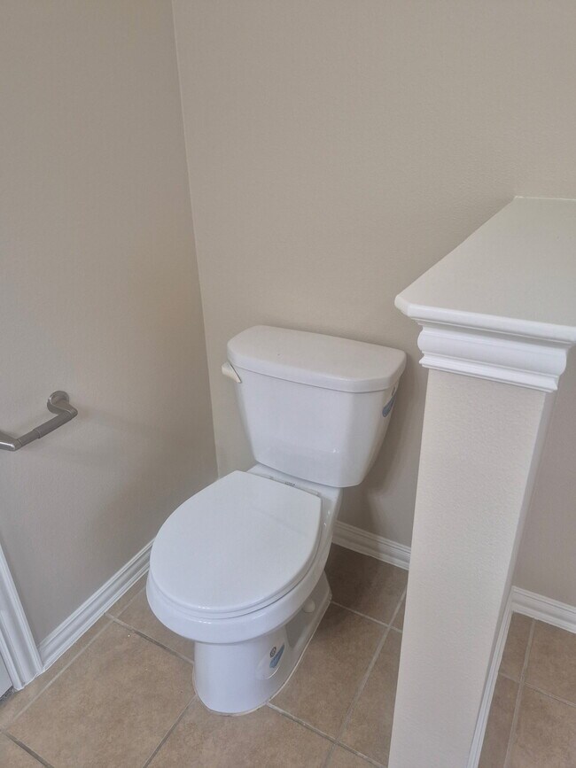 Building Photo - 709 Shady Meadow Ln