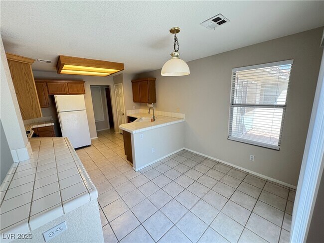 Building Photo - 7273 Vista Bonita Dr