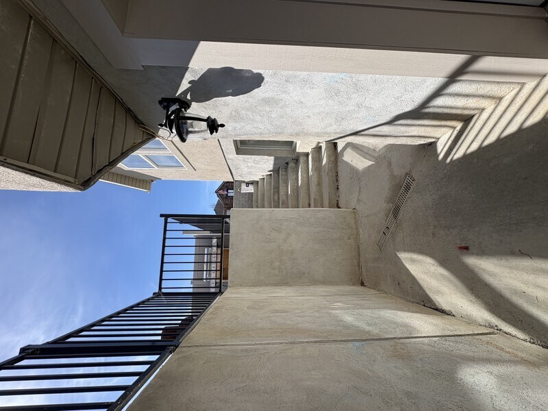 Building Photo - 975 E 2850 N