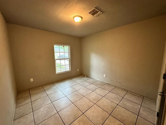 Building Photo - 23218 Banquo Dr
