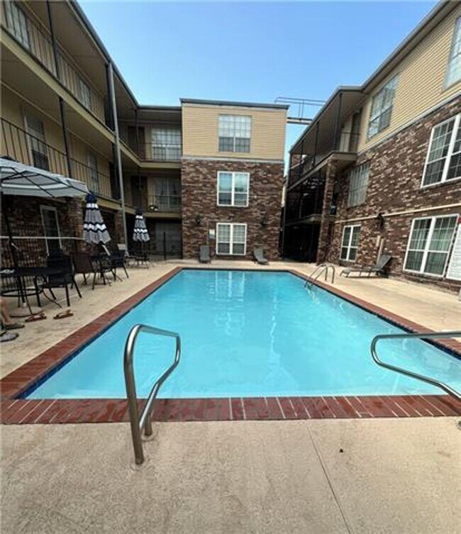 Building Photo - 3320 N Arnoult Rd