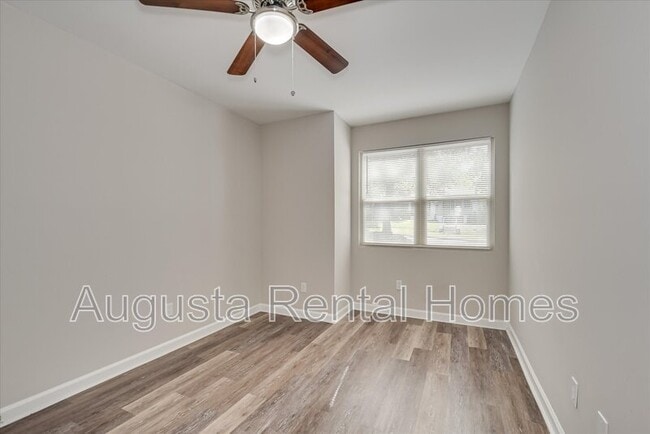 Building Photo - 1406 Johns Rd