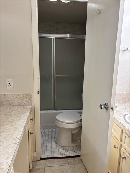 Building Photo - 7520 Hornwood Dr