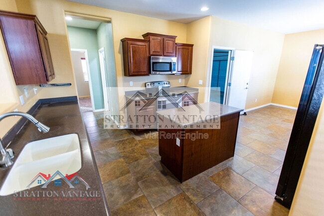 Building Photo - 18355 N Toya St