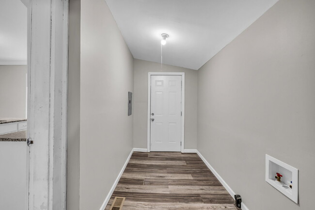 Building Photo - Cozy 2-Bed Home in East Brainerd – Quiet S...