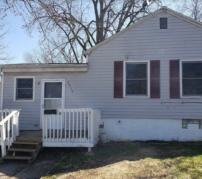 Primary Photo - 3515 Bergman Ave
