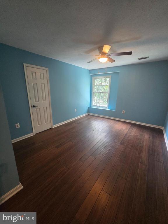Building Photo - 3059 Southampton Dr