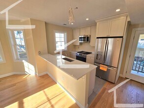 Building Photo - 9/1 No fee! Rare 3BR/3BA renovated Brighton apartment!