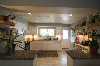 Building Photo - 928 Hoffman St