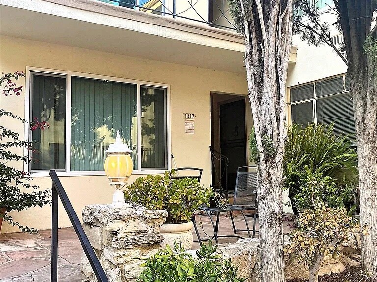 Building Photo - 1417 N Harper Ave