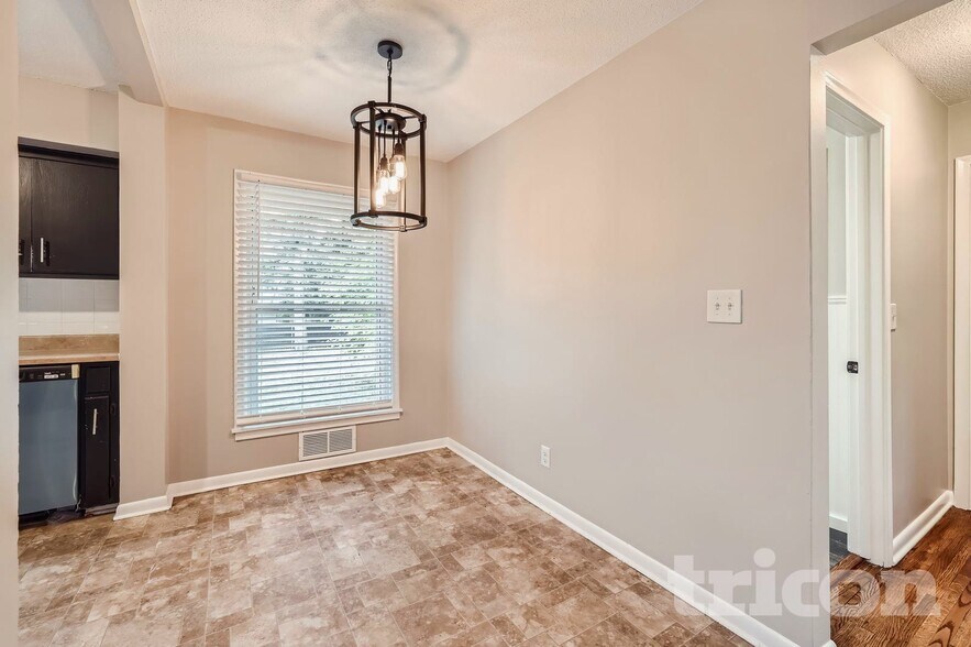 Building Photo - 4020 Nevada Ave N