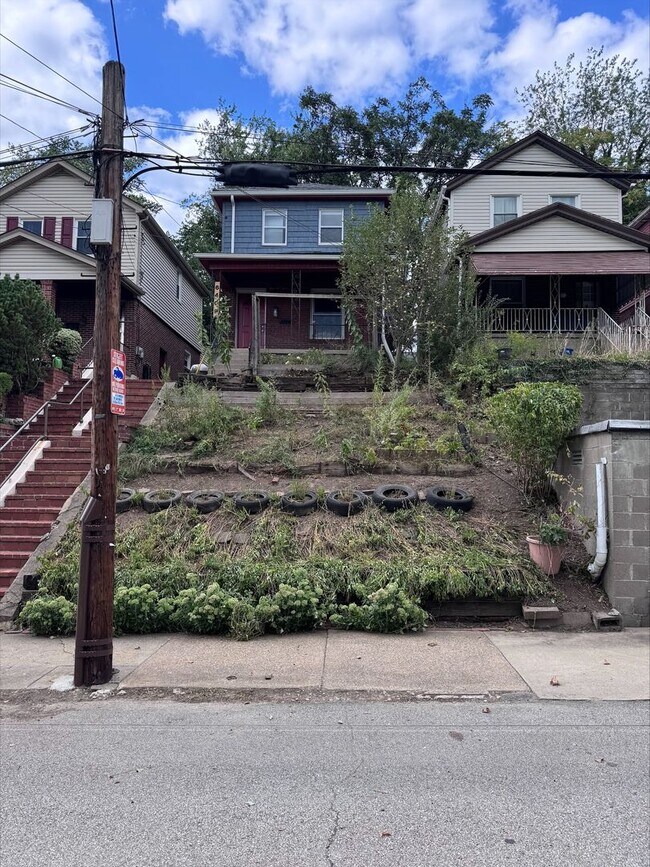Building Photo - Cozy 2 bedroom in Squirrel Hill