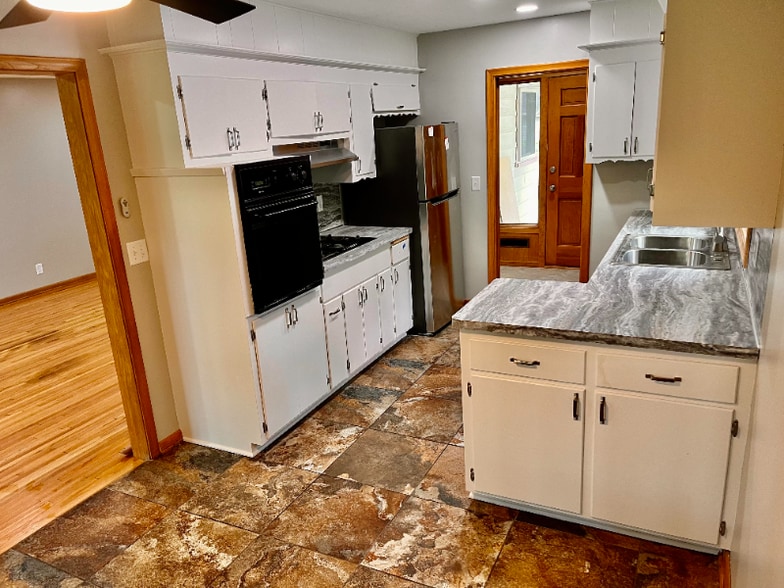 Building Photo - 6110 France Ave S