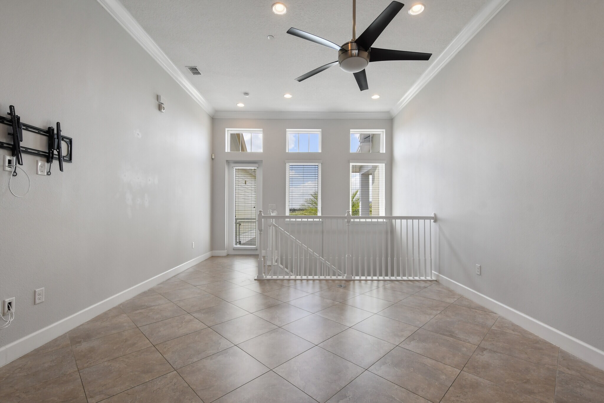 Building Photo - 13787 Benavente Ave