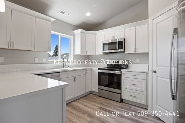 Building Photo - 913 N Washington Ct